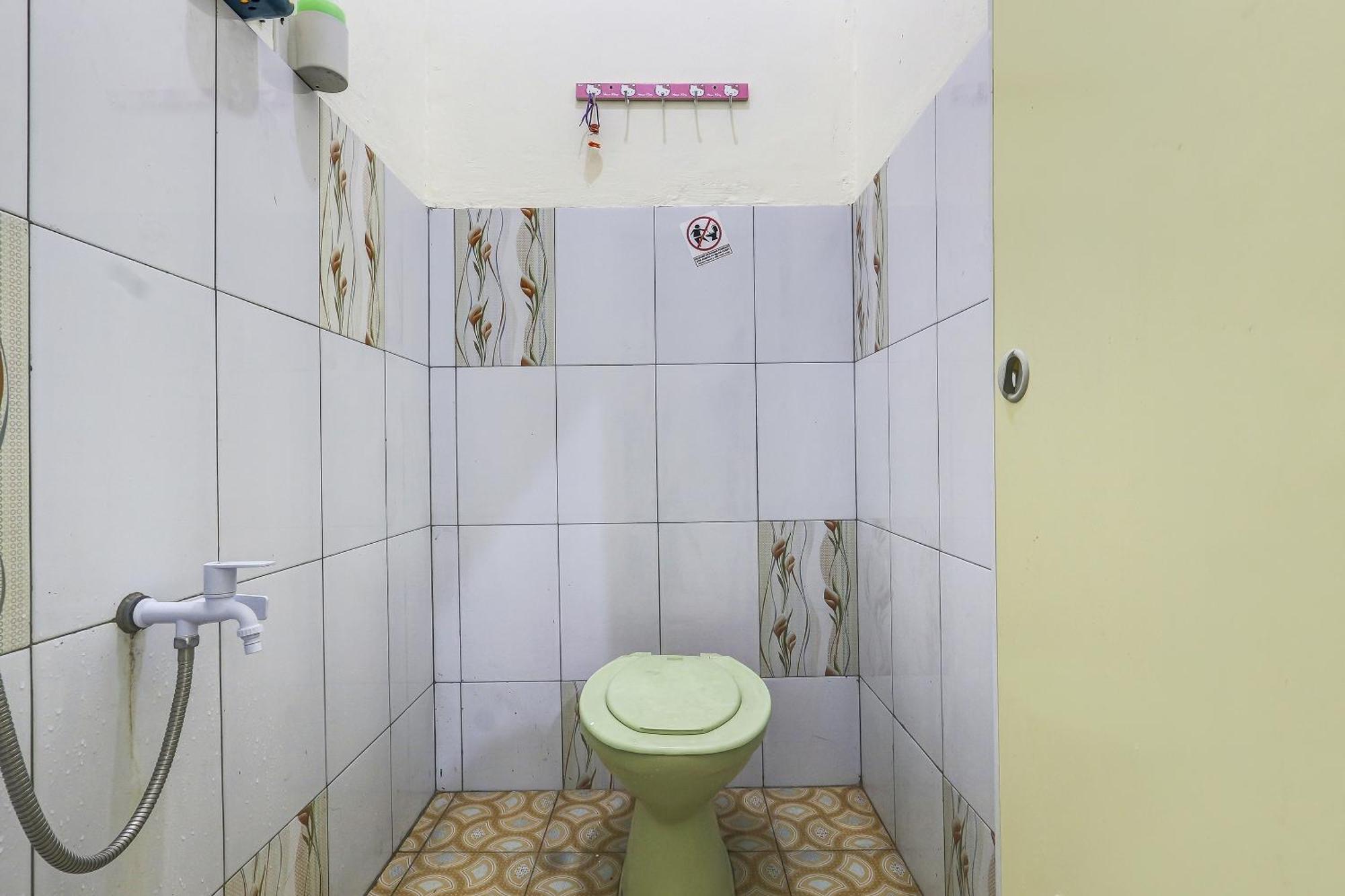 Spot On 90780 Gang Tengah Homestay Syariah Semarang Ngoại thất bức ảnh